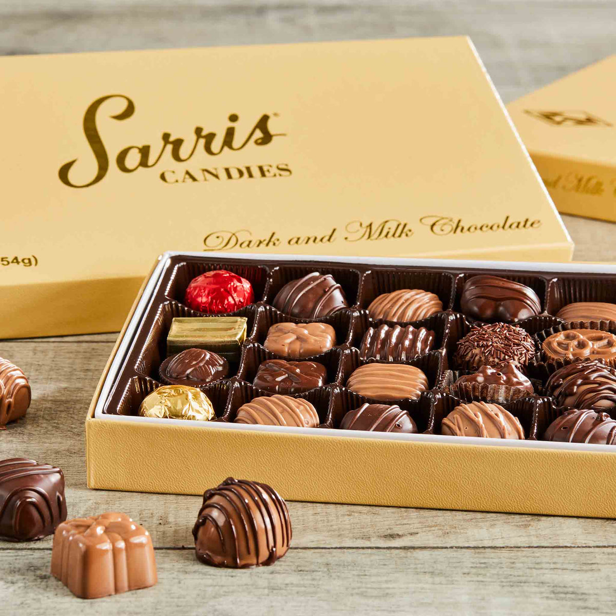 Dark & Milk Deluxe Assortment