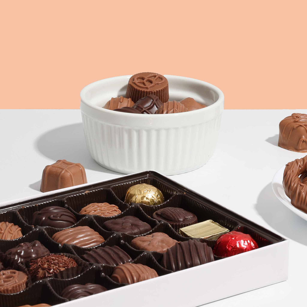 Dark & Milk Deluxe Assortment